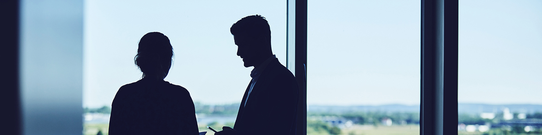 To advokater taler i telefon