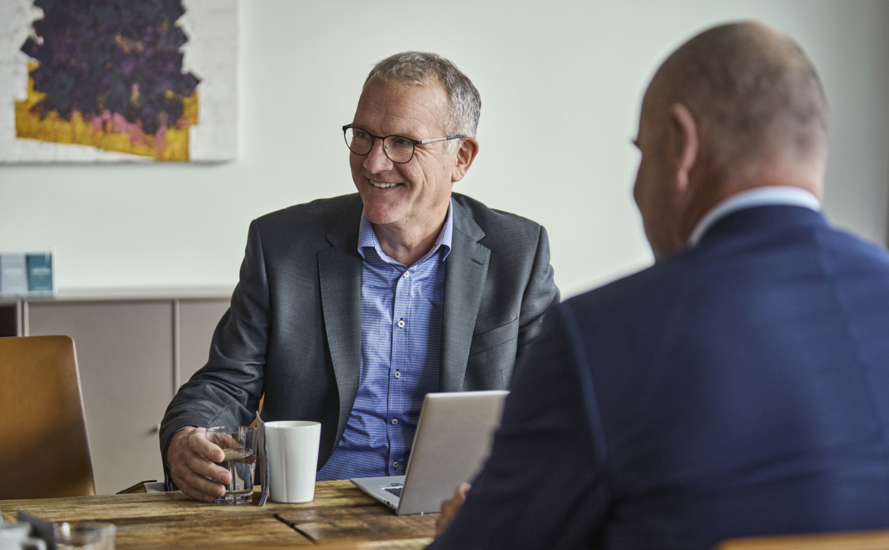 Advokat Per Christensen i møde